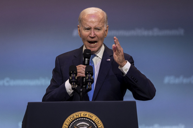 ​ Biden chama a China de ‘bomba-relógio’ por problemas econômicos